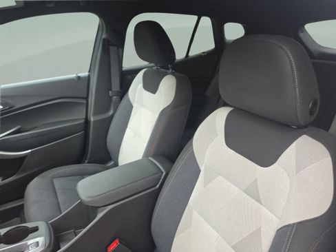 Used 2024 Chevrolet Trax RS w/ Driver Confidence Package FWD image 21