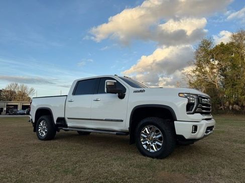 Used 2024 Chevrolet Silverado 3500 High Country image 11
