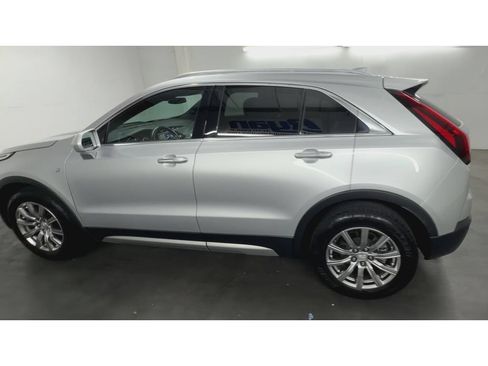Used 2019 Cadillac XT4 Premium Luxury w/ Cold Weather Package FWD image 6