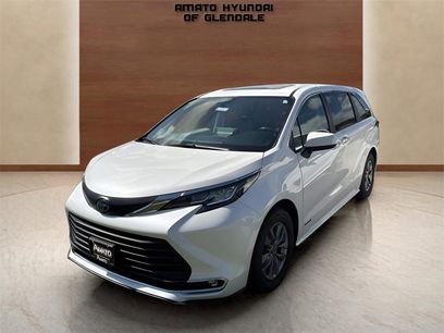 Used 2021 Toyota Sienna XLE