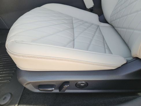 New 2026 Nissan Sentra SL w/ Floor Mat Package FWD image 21
