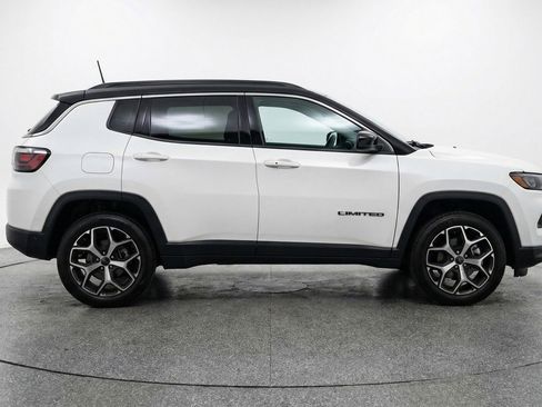 Used 2025 Jeep Compass Limited AWD/4WD image 11