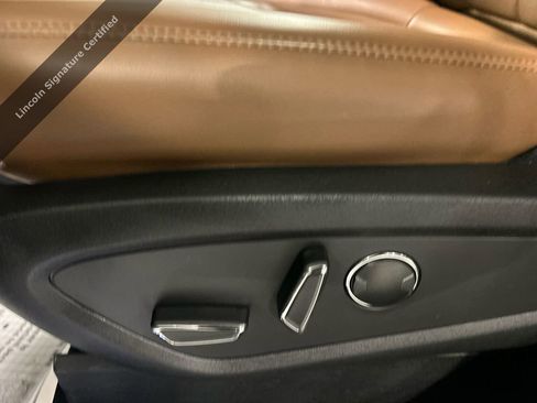 Used 2023 Lincoln Nautilus Reserve image 11