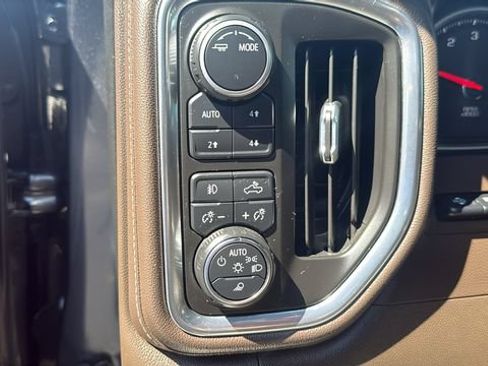 Used 2022 Chevrolet Silverado 1500 LTZ w/ Technology Package AWD/4WD image 14