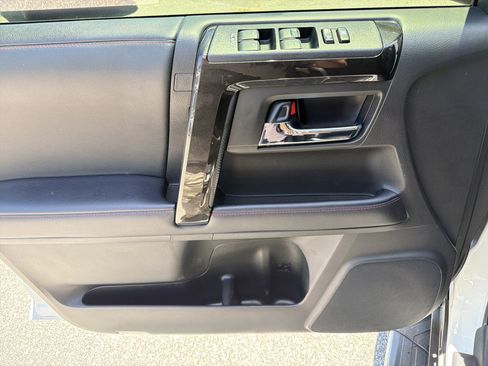 Used 2021 Toyota 4Runner TRD Off-Road Premium w/ Moonroof Package AWD/4WD image 11
