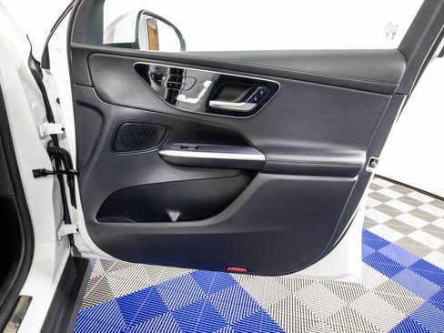 Used 2024 Mercedes-Benz GLC 300 image 15