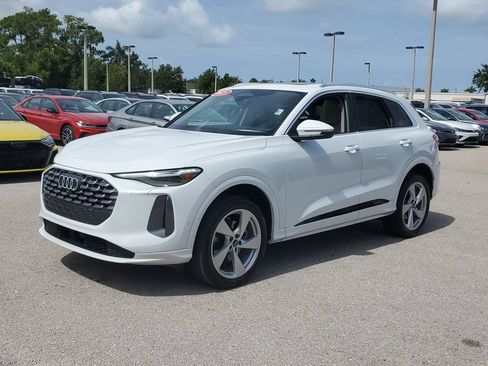 Certified 2025 Audi Q5 Premium Plus w/ Premium Plus AWD/4WD image 9