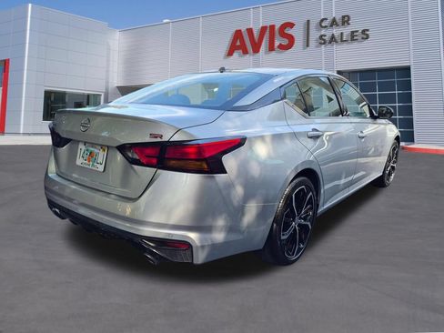 Used 2025 Nissan Altima 2.5 SR FWD image 5