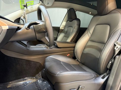 Used 2023 Tesla Model Y Long Range image 5