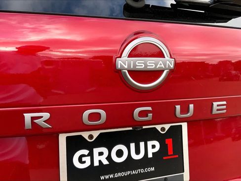 Used 2025 Nissan Rogue SV AWD/4WD image 31