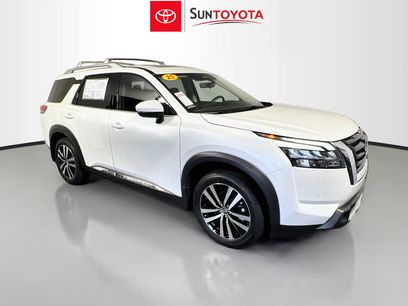 Used 2025 Nissan Pathfinder Platinum w/ Cargo Package