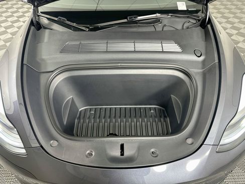 Used 2024 Tesla Model Y Long Range AWD/4WD image 34