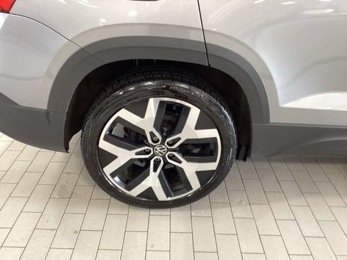 Certified 2023 Volkswagen Taos SEL AWD/4WD image 6