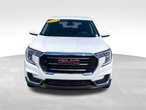 Certified 2024 GMC Terrain SLE FWD image 2