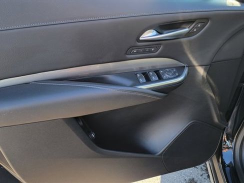 Used 2024 Cadillac XT4 Premium Luxury image 15