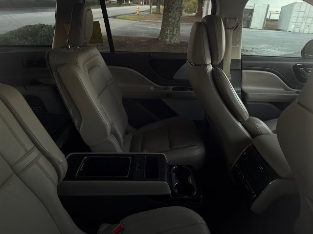 Used 2020 Lincoln Aviator Reserve w/ Equipment Group 202A AWD/4WD image 5
