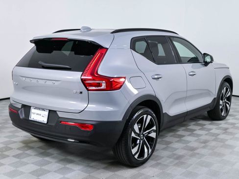 Certified 2024 Volvo XC40 B5 Plus w/ Protection Package Premier AWD/4WD image 28
