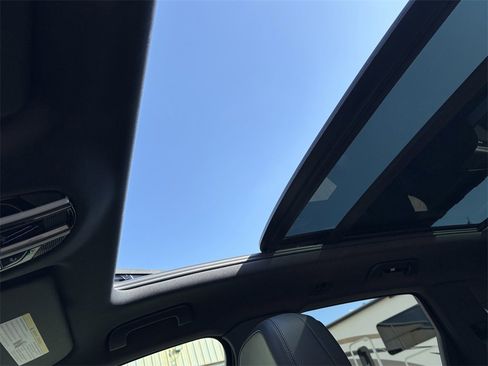 Used 2021 Porsche Cayenne image 23