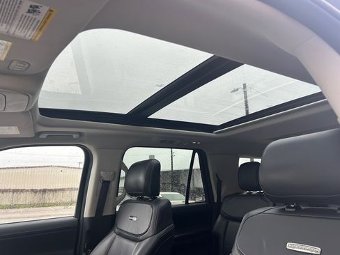 Used 2025 Ford Expedition Max Platinum image 8