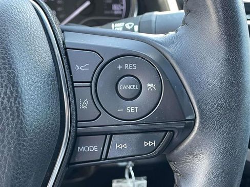 Used 2020 Toyota Camry SE FWD image 19