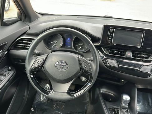 Used 2018 Toyota C-HR XLE image 24