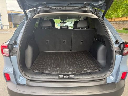 Certified 2025 Ford Escape SE w/ Class II Trailer Tow Package FWD image 6