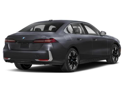 Used 2026 BMW 530i xDrive AWD/4WD image 2