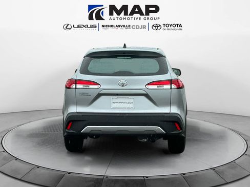 Used 2022 Toyota Corolla Cross L FWD image 4