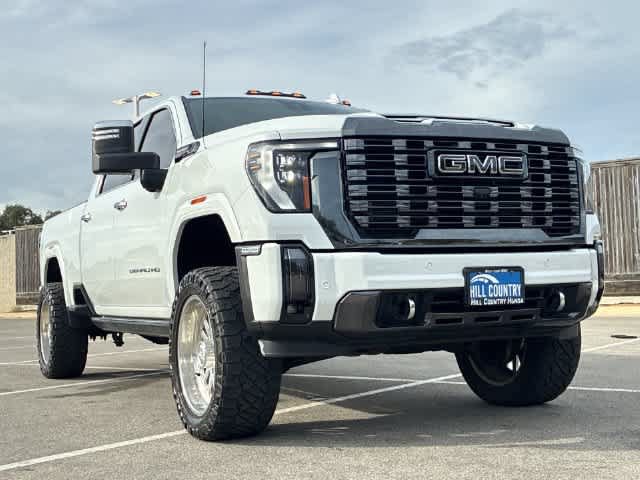 Used 2024 GMC Sierra 2500 Denali Ultimate AWD/4WD image 10