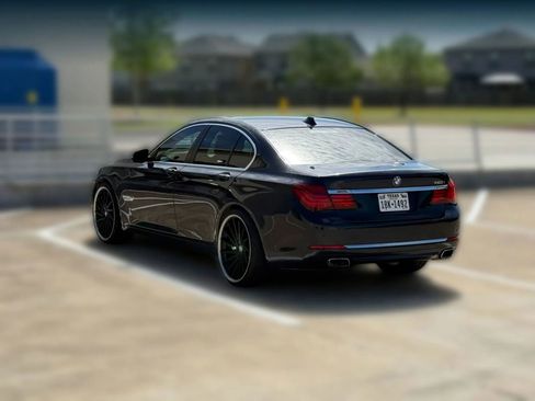 Used 2014 BMW 750i image 6