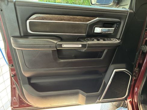 Used 2019 RAM 2500 Laramie AWD/4WD image 11