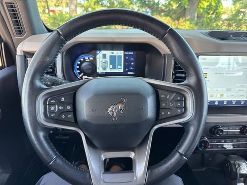 Used 2022 Ford Bronco Wildtrak image 24