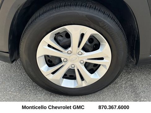 Used 2025 Chevrolet Trax LS FWD image 26