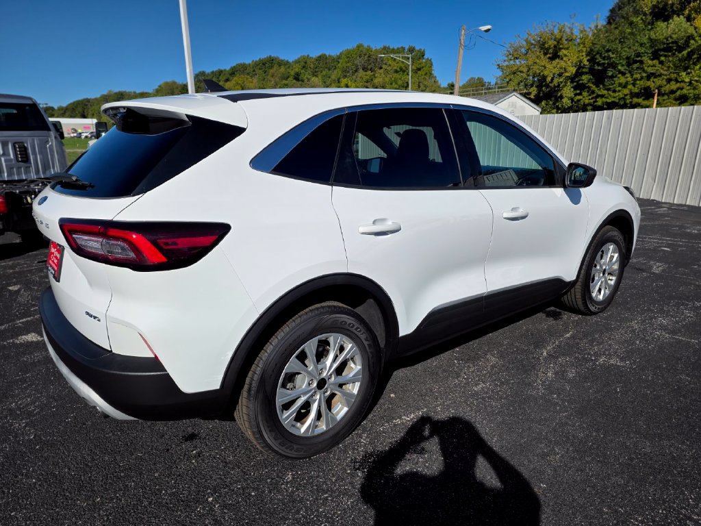 Used 2023 Ford Escape Active AWD/4WD image 8