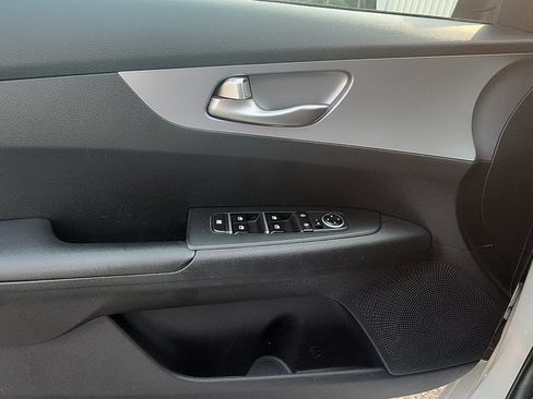 Used 2024 Kia Forte LXS w/ LXS Technology Package FWD image 18