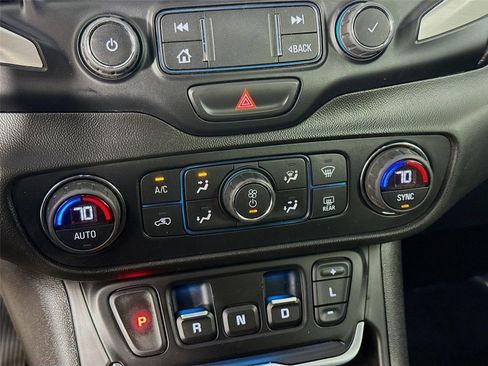 Used 2020 GMC Terrain SLT w/ Preferred Package AWD/4WD image 18