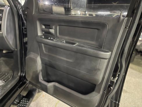 Used 2015 RAM 3500 Tradesman w/ Chrome Appearance Group image 27