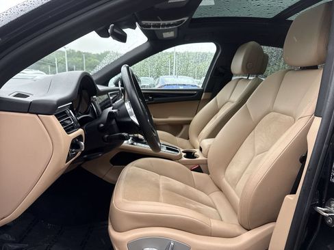 Used 2021 Porsche Macan AWD/4WD image 13