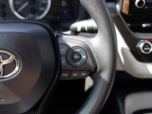 Used 2023 Toyota Corolla LE image 7