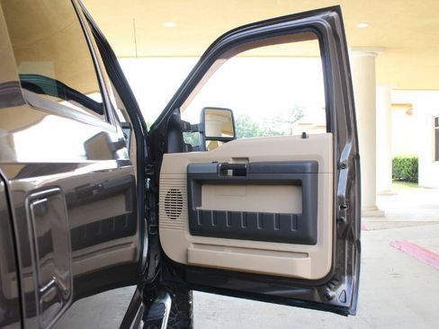 Used 2016 Ford F250 Lariat w/ Lariat Interior Package AWD/4WD image 28