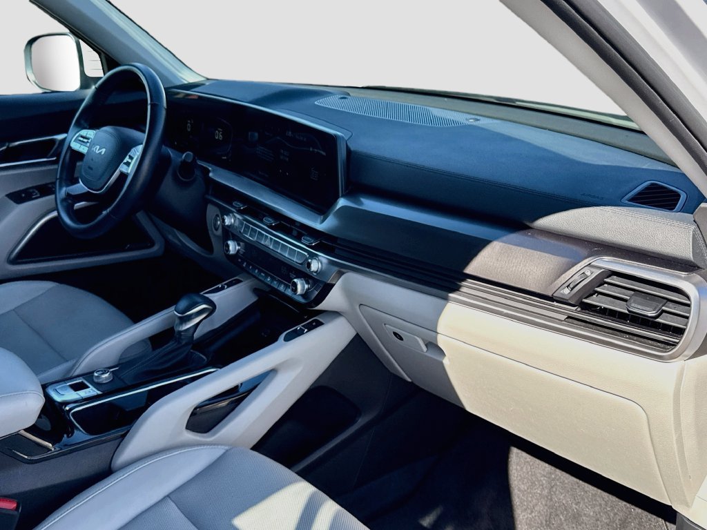 Used 2025 Kia Telluride S FWD image 39