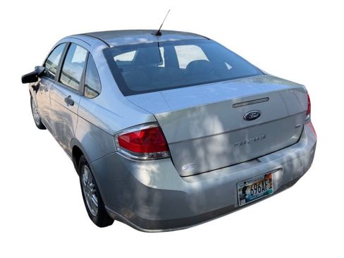 Used 2011 Ford Focus SE w/ 201A Rapid Spec Order Code FWD image 3