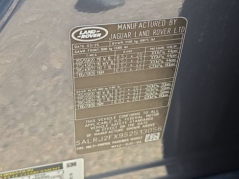Used 2025 Land Rover Discovery S AWD/4WD image 39