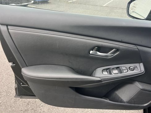 Used 2025 Nissan Sentra SV FWD image 15