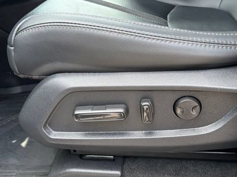 Used 2024 Honda Pilot Touring image 17