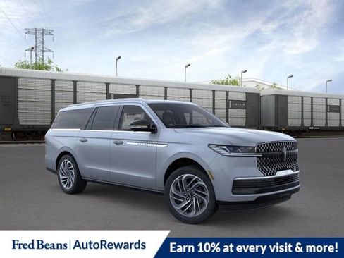 New 2026 Lincoln Navigator L Reserve AWD/4WD image 7