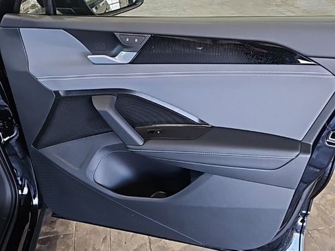 New 2026 Volkswagen Tiguan SE image 11