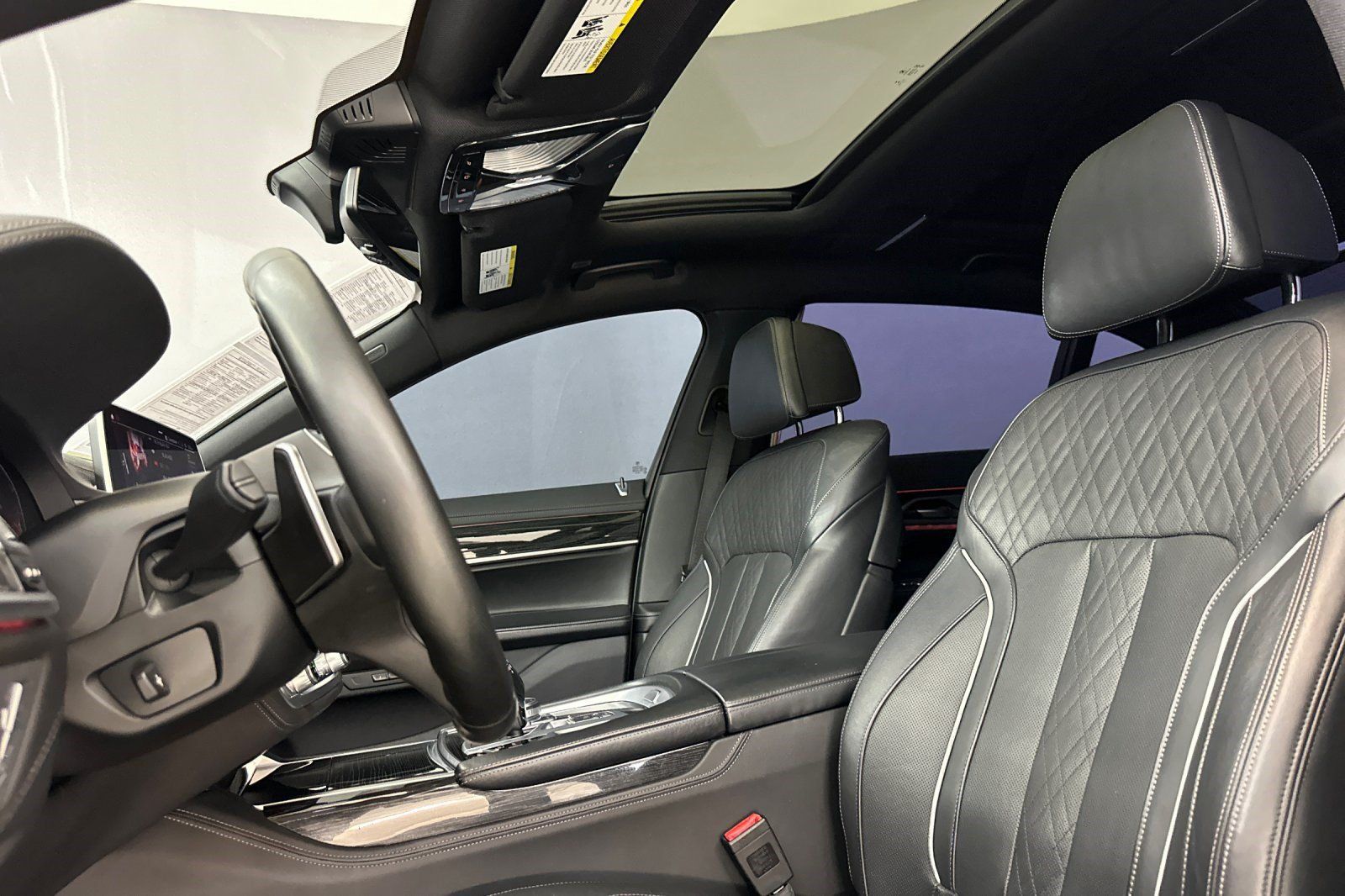 Used 2022 BMW 740i w/ M Sport Package RWD image 24