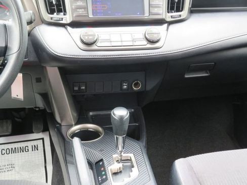 Used 2013 Toyota RAV4 XLE image 27