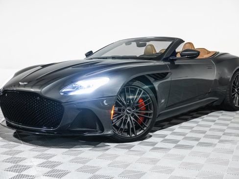 Used 2021 Aston Martin DBS Superleggera Volante image 11